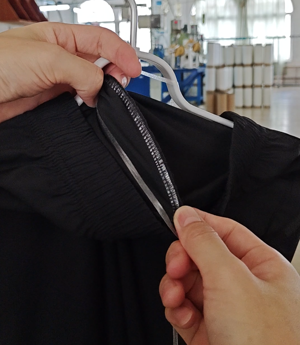 针织服装怎样"拒绝走样"？TPU透明松紧带的定型哲学！